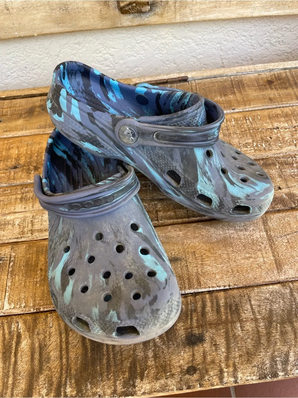 CROCS Marble-Pattern Clog in Blue and Gray